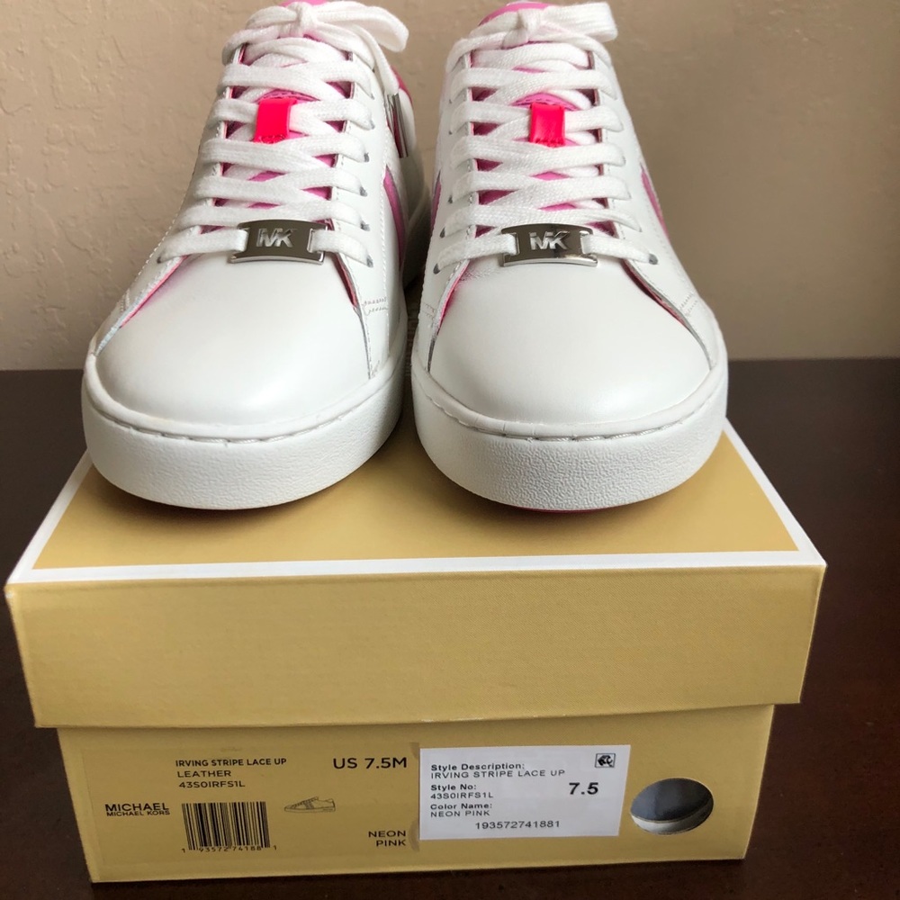 🎉HP🎉MK Leather White/Pink Stripe Sneaker